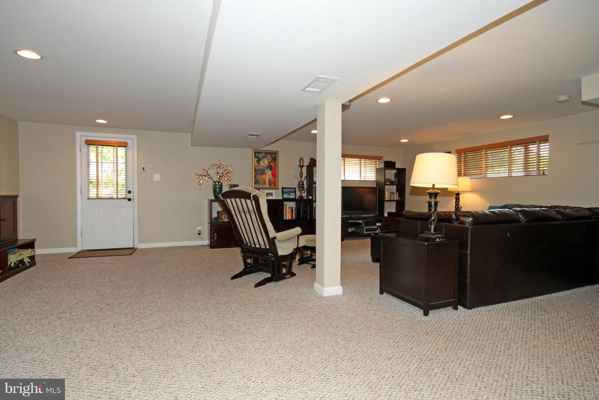 8103 Hatteras Lane Springfield, VA 22151 - Photo 23 of 27 Family Room