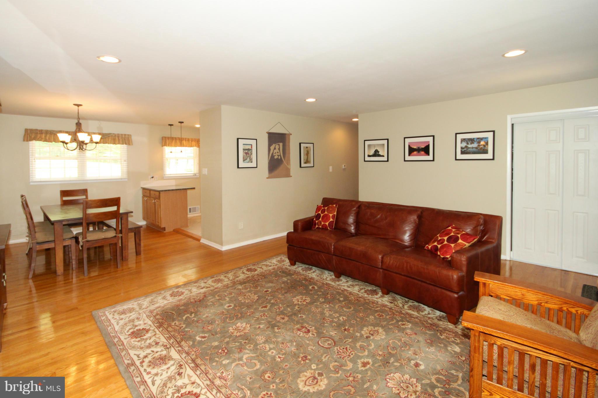 8103 Hatteras Lane Springfield, VA 22151 - Photo 4 of 27 Living Room
