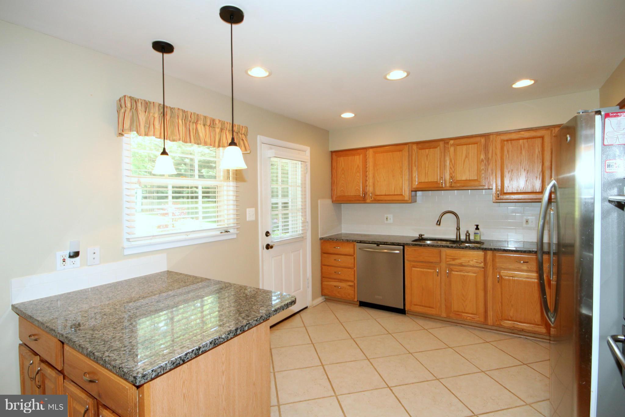 8103 Hatteras Lane Springfield, VA 22151 - Photo 8 of 27 Kitchen