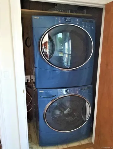 a close view of washer and dryer