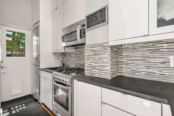 $3,850 | 424 East 77th Street, Unit 1D | Lenox Hill