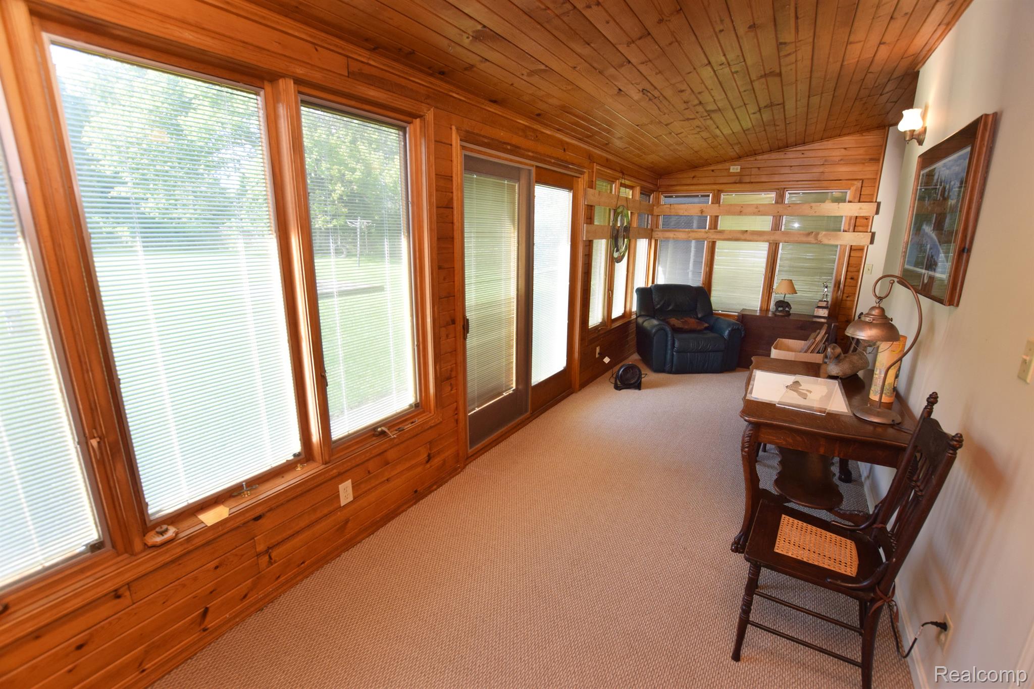 2041 Reid Road Flint, MI 48507 - Photo 6 of 24 4 Seasons Room