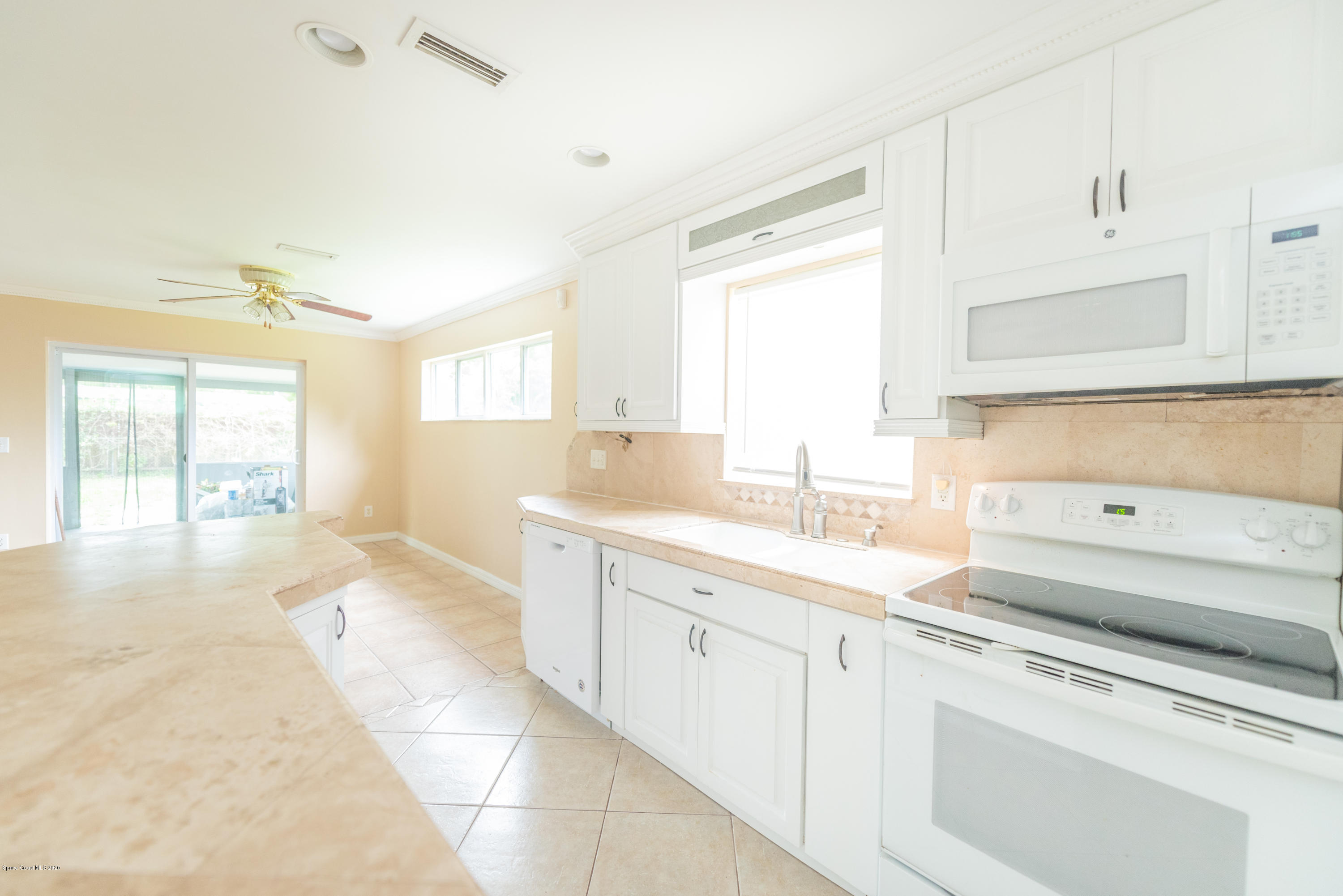2709 Cherbourg Road Cocoa, FL 32926 - Photo 6 of 34 2709CherbourgRd-39