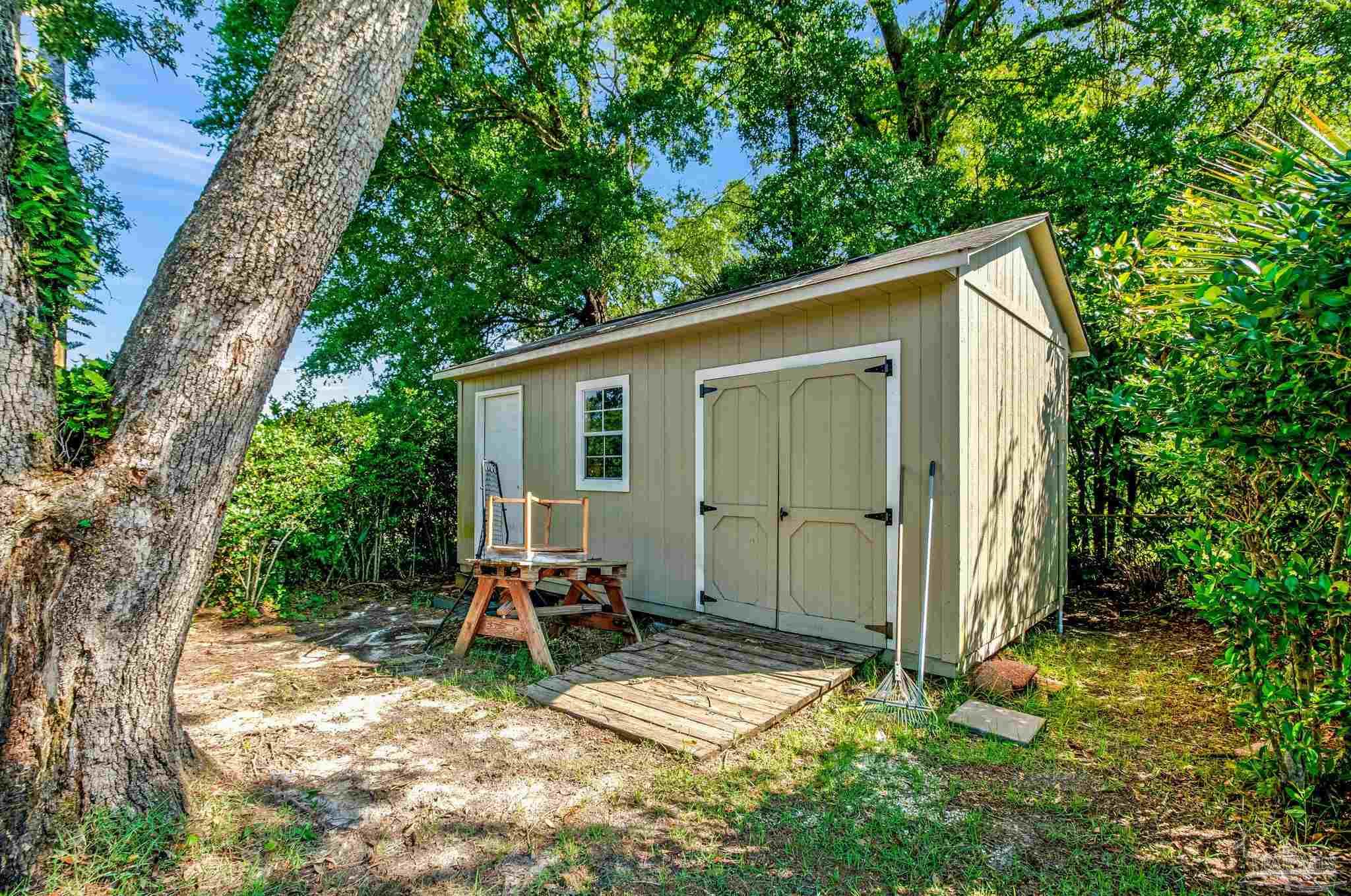8876 Burning Tree Road Pensacola, FL 32514 - Photo 14 of 63 AI generated photo