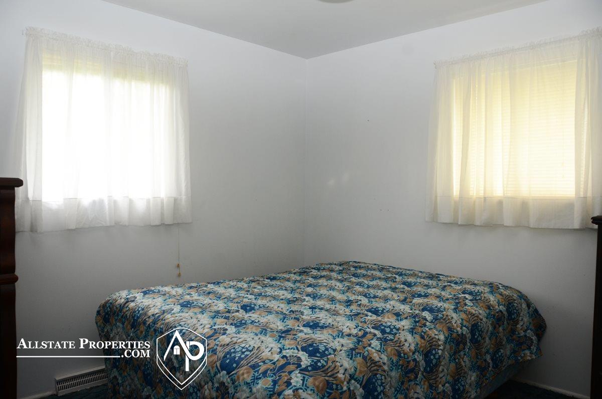7174 Johnson Road Flushing, MI 48433 - Photo 9 of 20 31379762-8.JPG