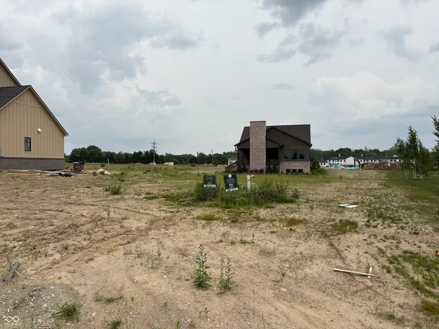 $344,900 | 3673 Cherwell Drive, Zionsville, IN 46077