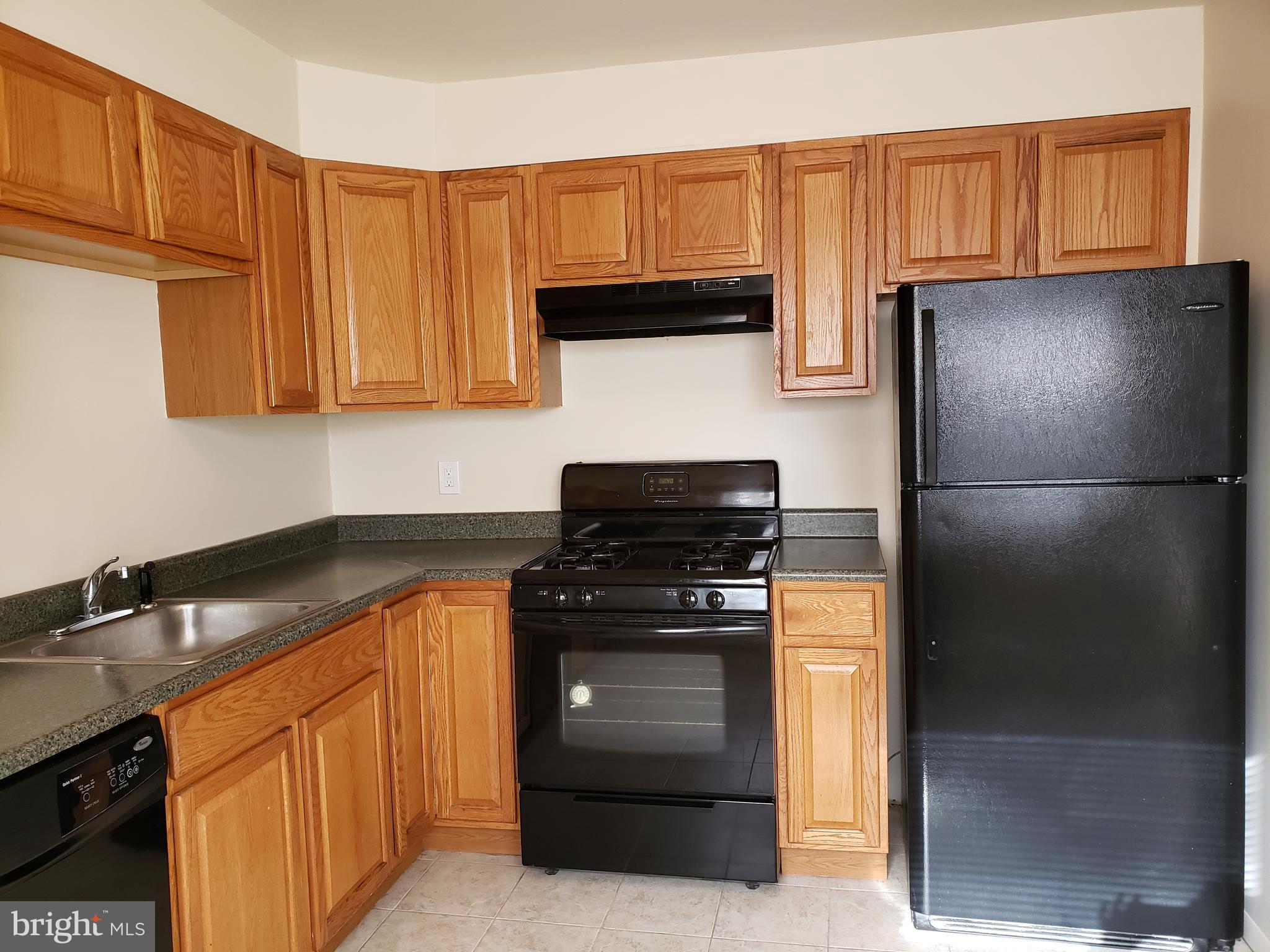 204 Cove Road Essex, MD 21221 - Photo 5 of 14 Great Eat In Kitchen