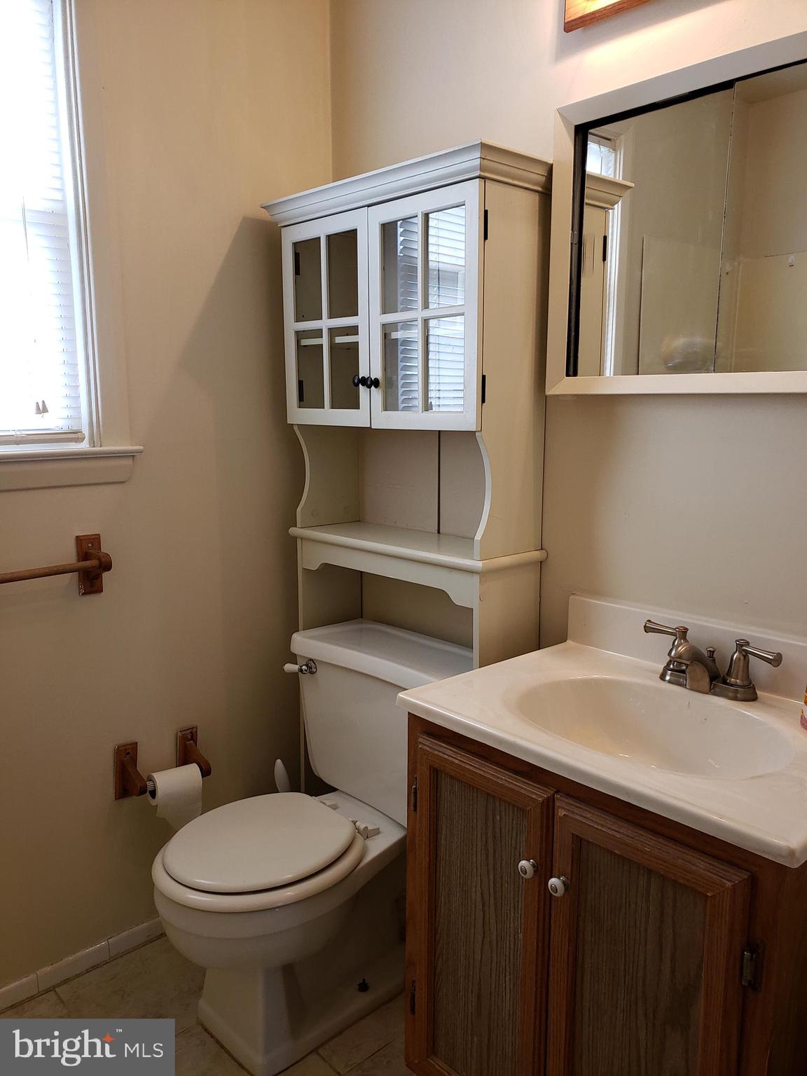 204 Cove Road Essex, MD 21221 - Photo 7 of 14 2nd Floor Full Bah