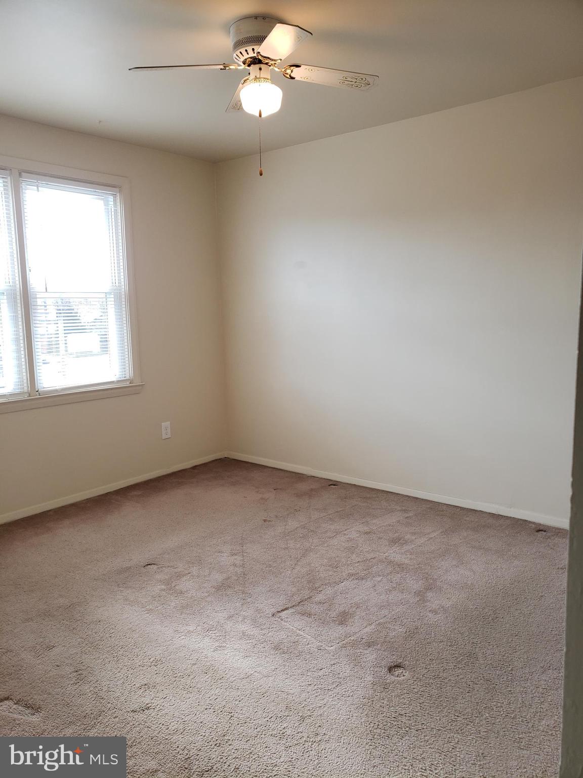 204 Cove Road Essex, MD 21221 - Photo 10 of 14 2nd Bedroom