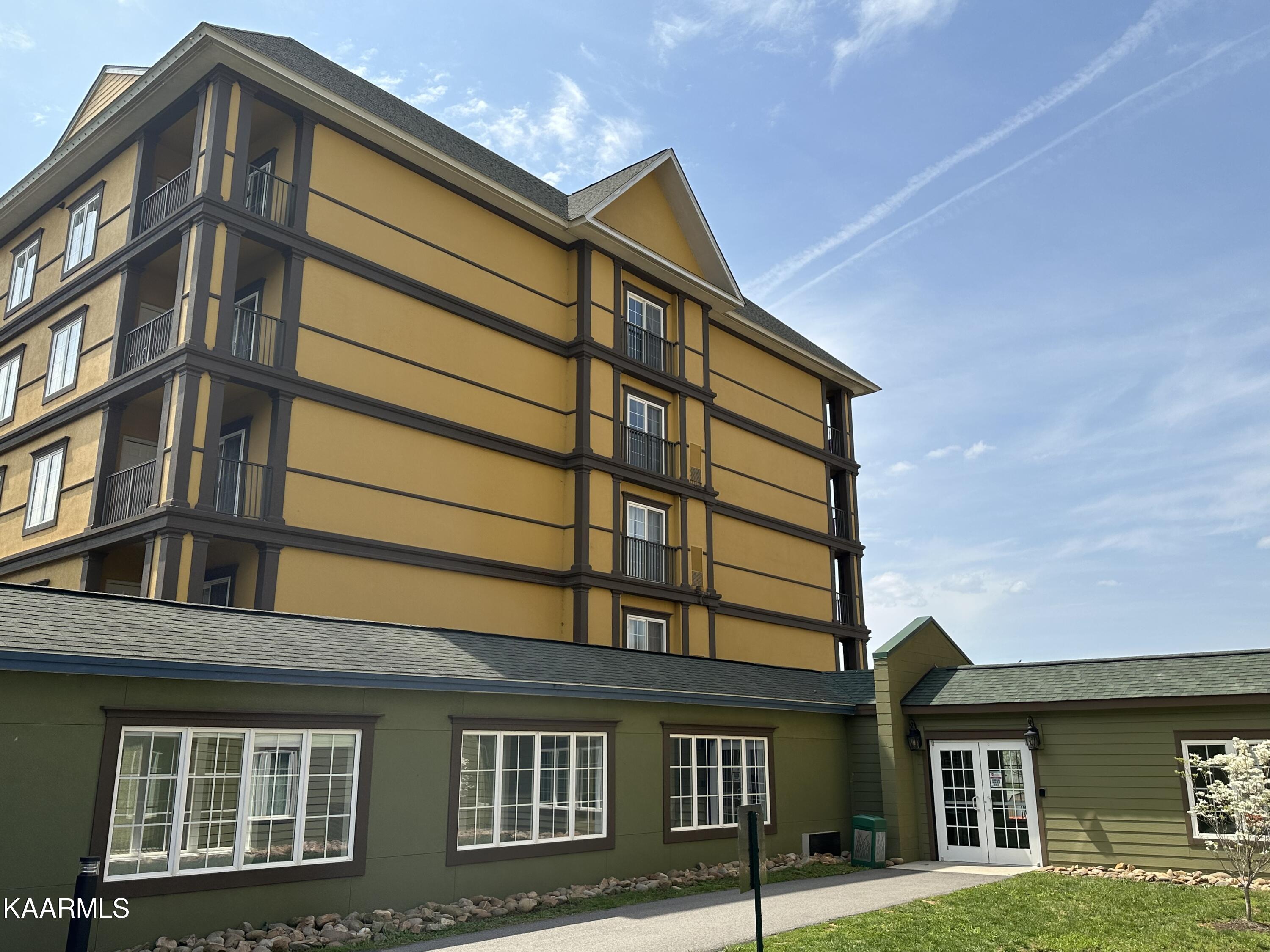 225 Collier Drive, Unit 2407 Sevierville, TN 37862 - Photo 22 of 41 CDCC154D-8B02-4E62-ACE5-C1083B71E8D2