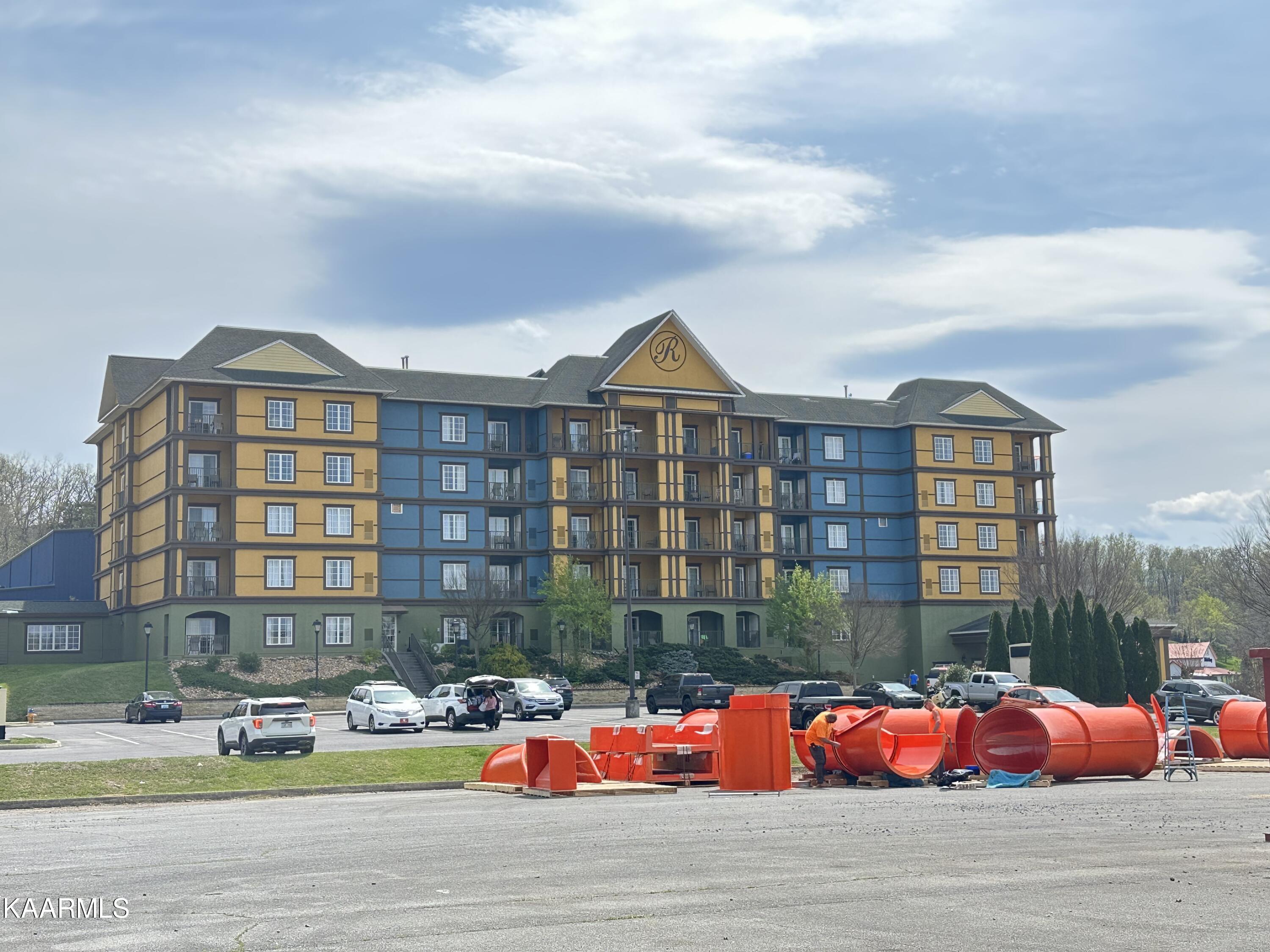 225 Collier Drive, Unit 2407 Sevierville, TN 37862 - Photo 4 of 41 927C7E9F-179F-4183-8234-87A63700EC28