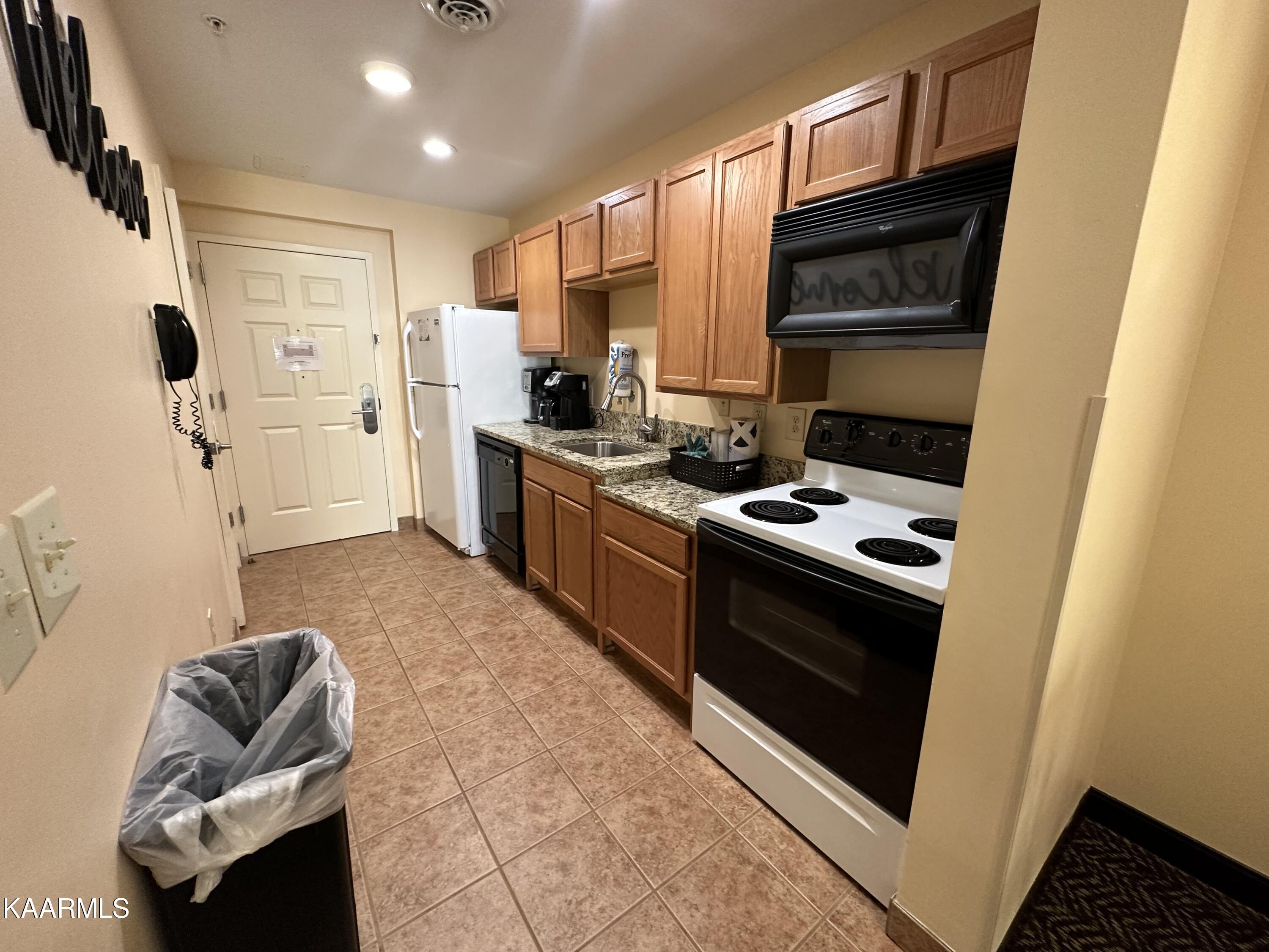 225 Collier Drive, Unit 2407 Sevierville, TN 37862 - Photo 5 of 41 69A5A726-1530-4D3E-984B-A68EFB950B04