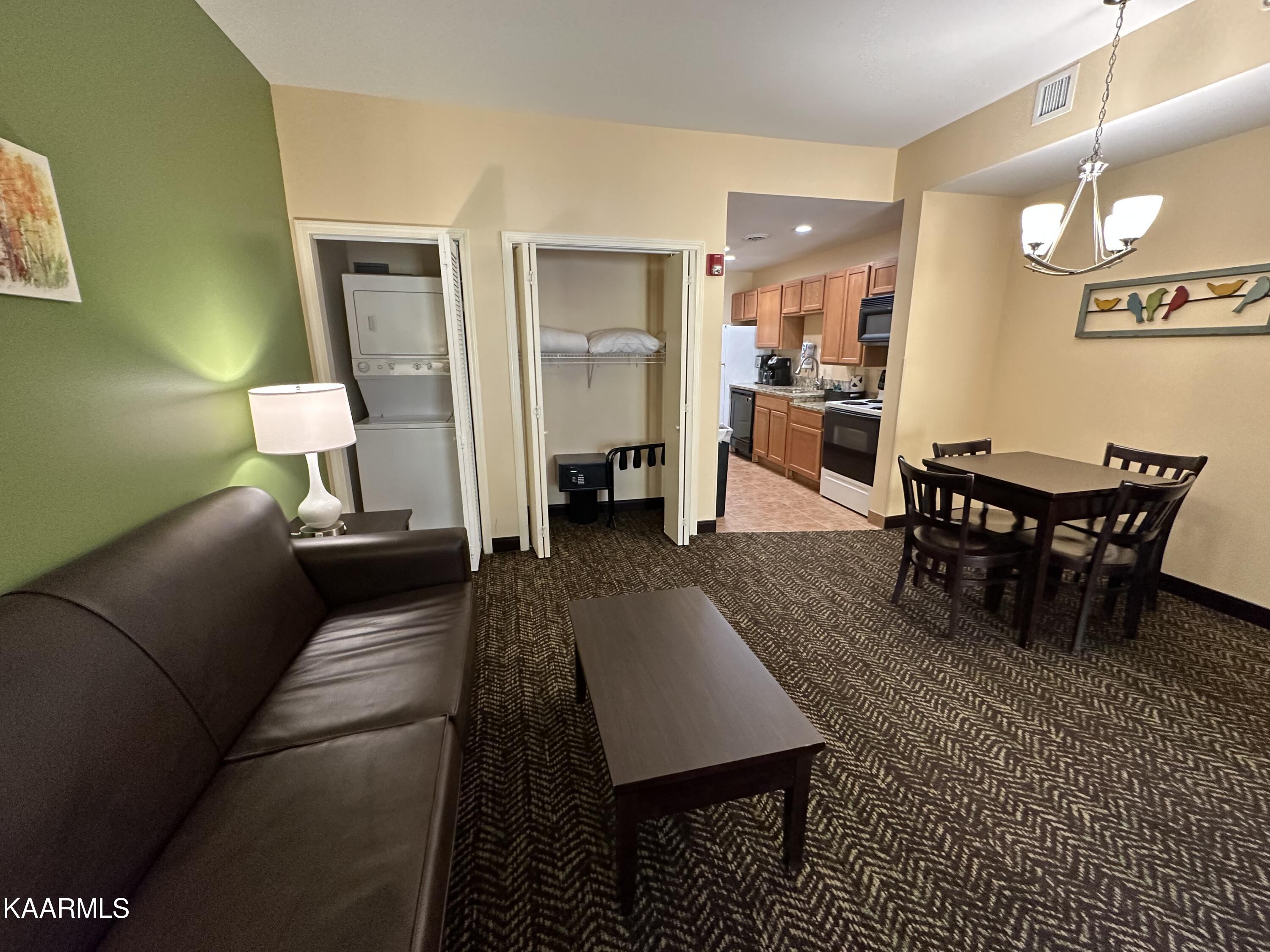 225 Collier Drive, Unit 2407 Sevierville, TN 37862 - Photo 9 of 41 00177DCF-5580-47B7-AAC3-F7A00934416A