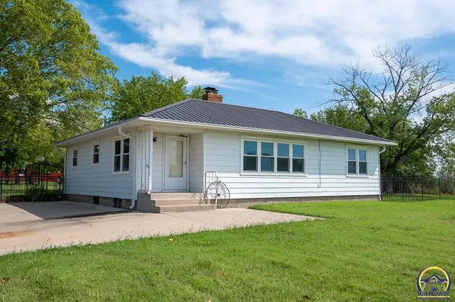 $420,000 | 3532 K-68 Highway, Quenemo, KS 66528