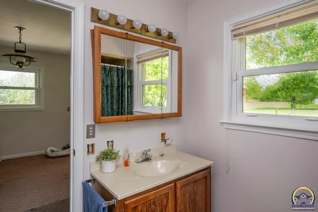 $420,000 | 3532 K-68 Highway, Quenemo, KS 66528