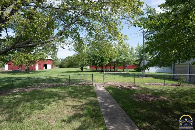 $420,000 | 3532 K-68 Highway, Quenemo, KS 66528