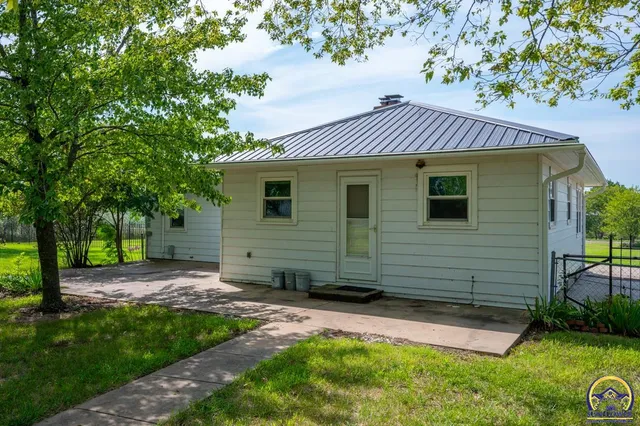 $420,000 | 3532 K-68 Highway, Quenemo, KS 66528
