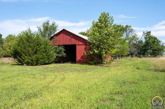 $420,000 | 3532 K-68 Highway, Quenemo, KS 66528