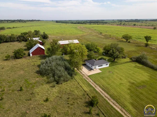 $410,000 | 3532 K-68 Highway, Quenemo, KS 66528