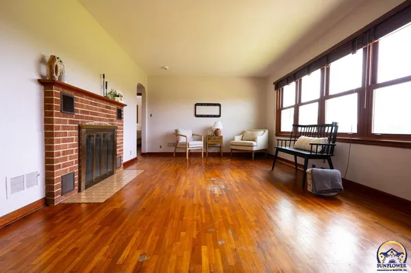 $410,000 | 3532 K-68 Highway, Quenemo, KS 66528