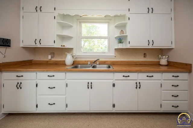 $420,000 | 3532 K-68 Highway, Quenemo, KS 66528