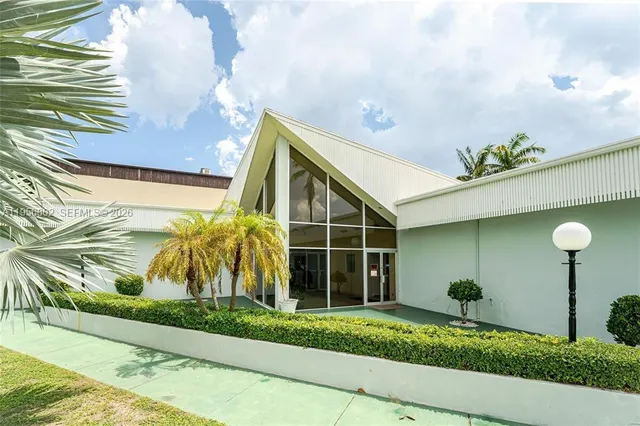 $1,750 | 400 Waterway Drive South, Unit 104, Lantana, FL 33462