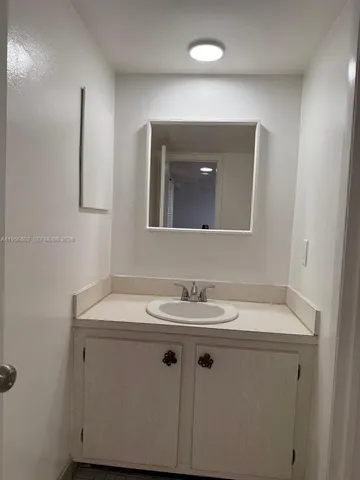 $1,750 | 400 Waterway Drive South, Unit 104, Lantana, FL 33462