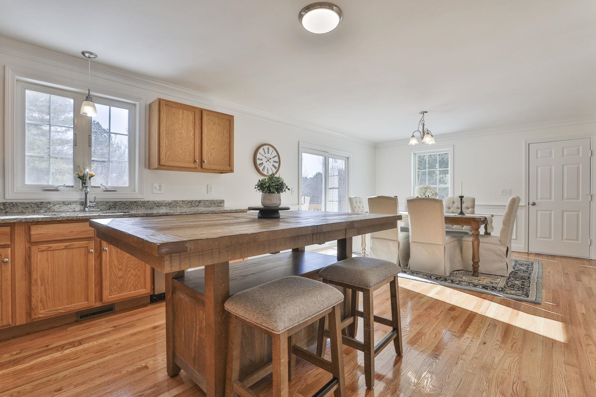 11 Tavernier Way Manchester, NH 03109 - Photo 6 of 37