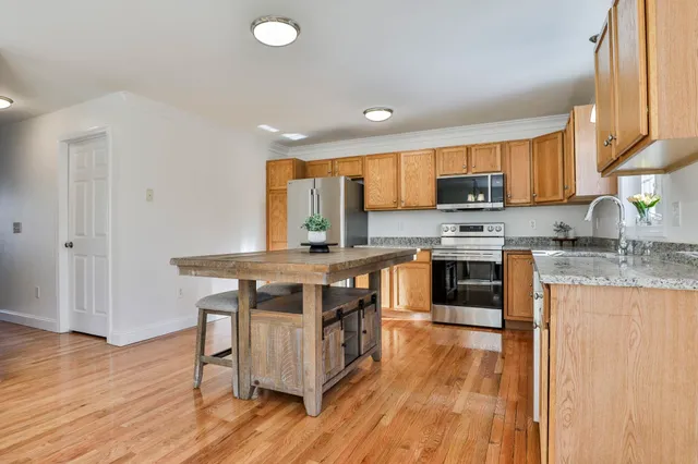 $674,900 | 11 Tavernier Way, Manchester, NH 03109