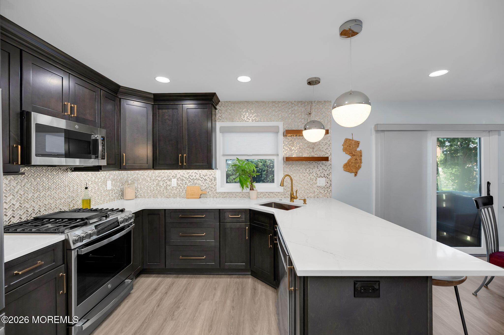 20 Pinckney Road, Unit B6 Red Bank, NJ 07701 - Photo 3 of 39 Fully Renovated Kitchen