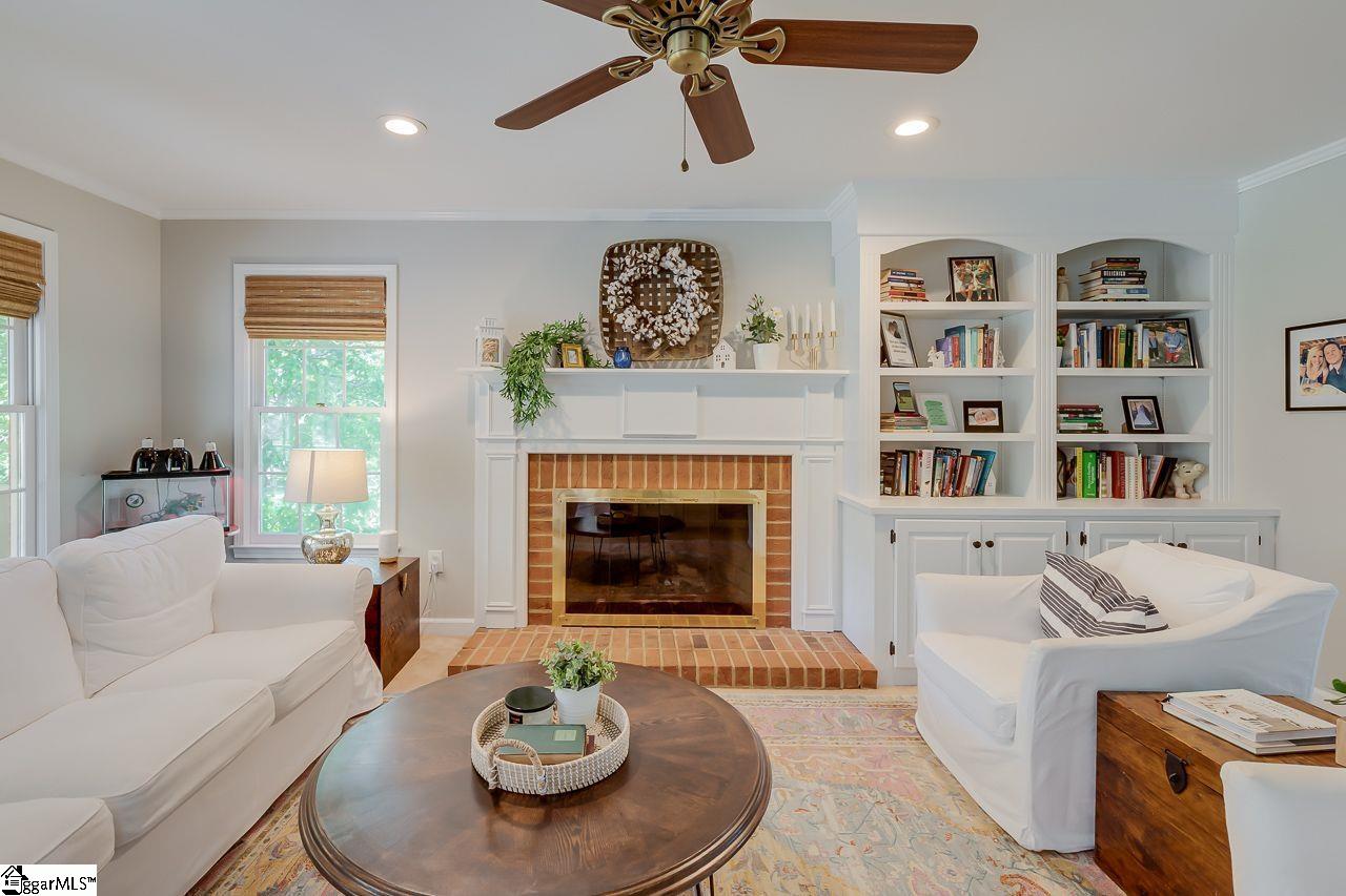 322 South Wingfield Road Greer, SC 29650 - Photo 8 of 36 Gallery Image 8