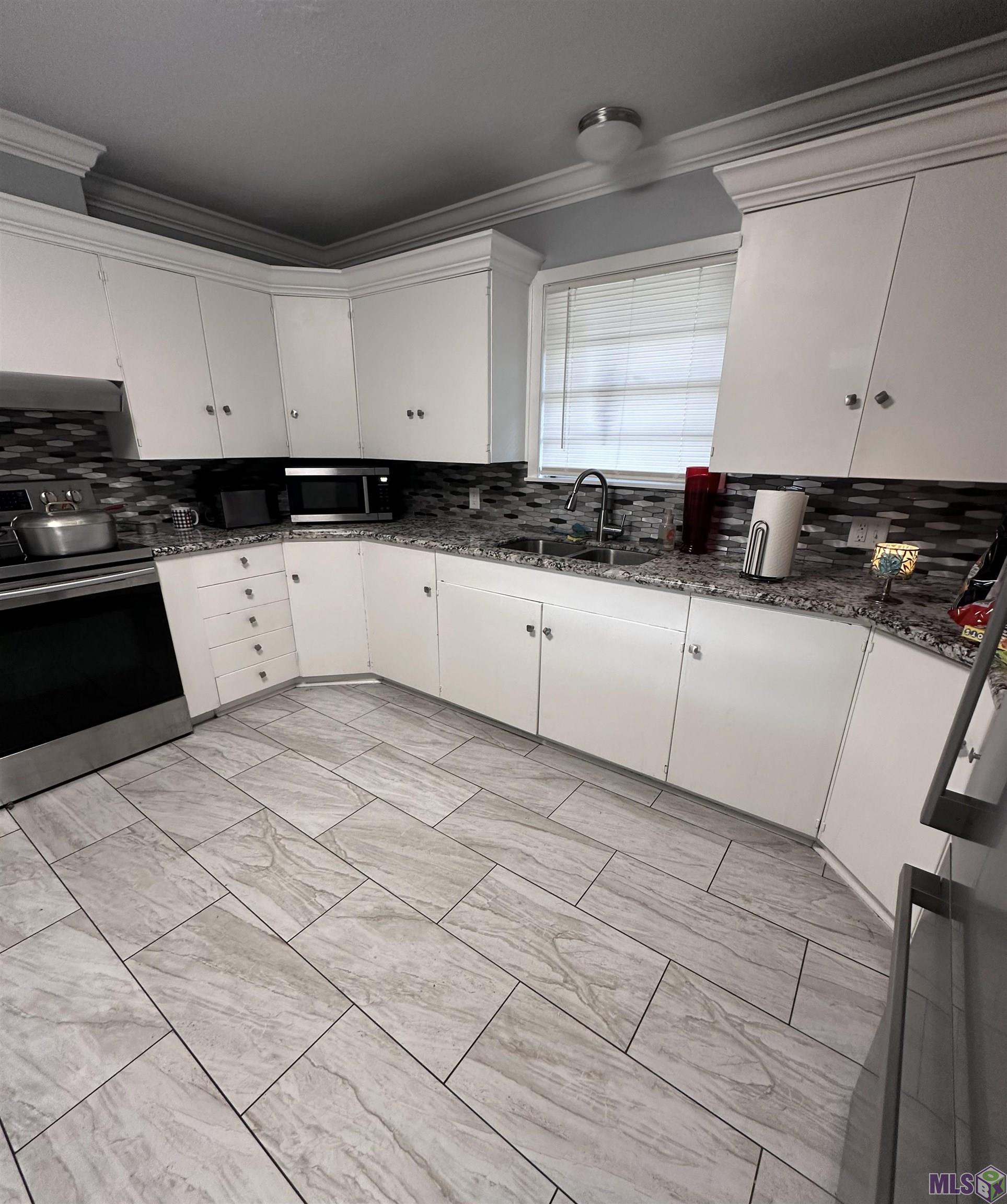 144 South Carrollton Avenue Baton Rouge, LA 70806 - Photo 3 of 14