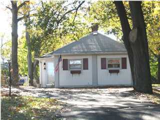 46 Walnut Street Keyport, NJ 07735 - Photo 1 of 3 Primary Photo