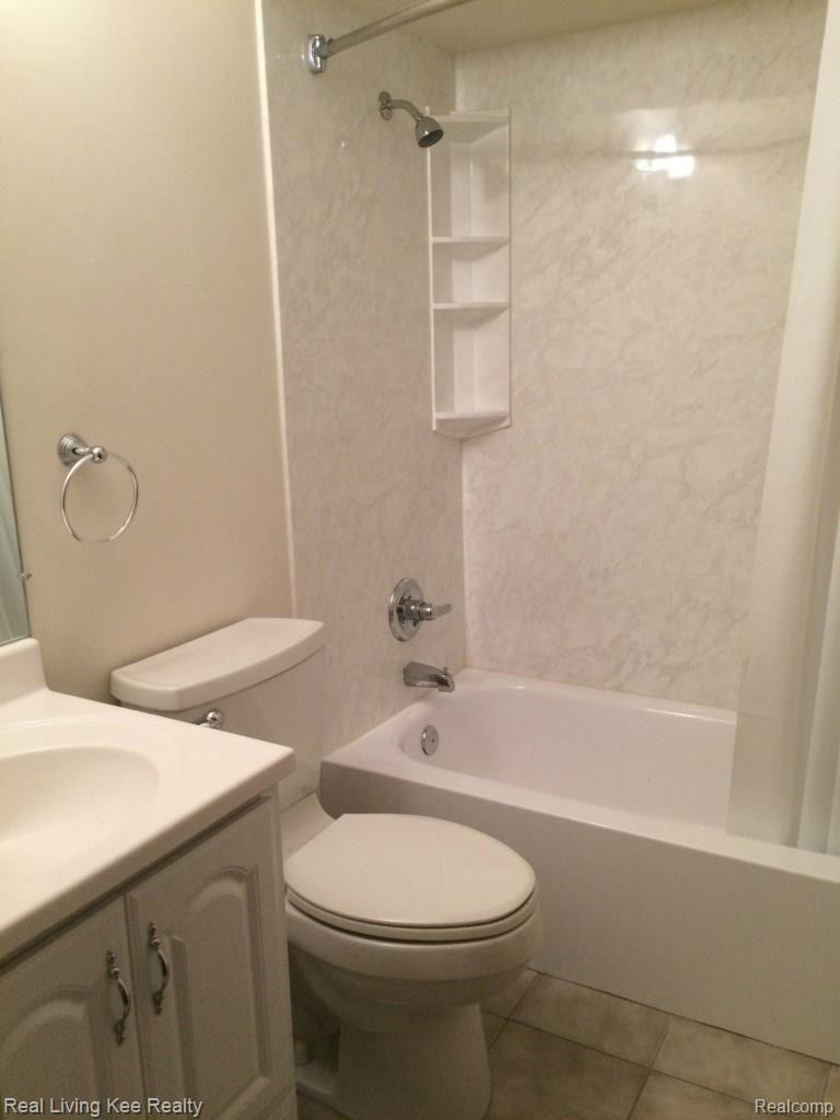87 Stratford Lane Rochester, MI 48309 - Photo 18 of 29 IMG_0246.jpg