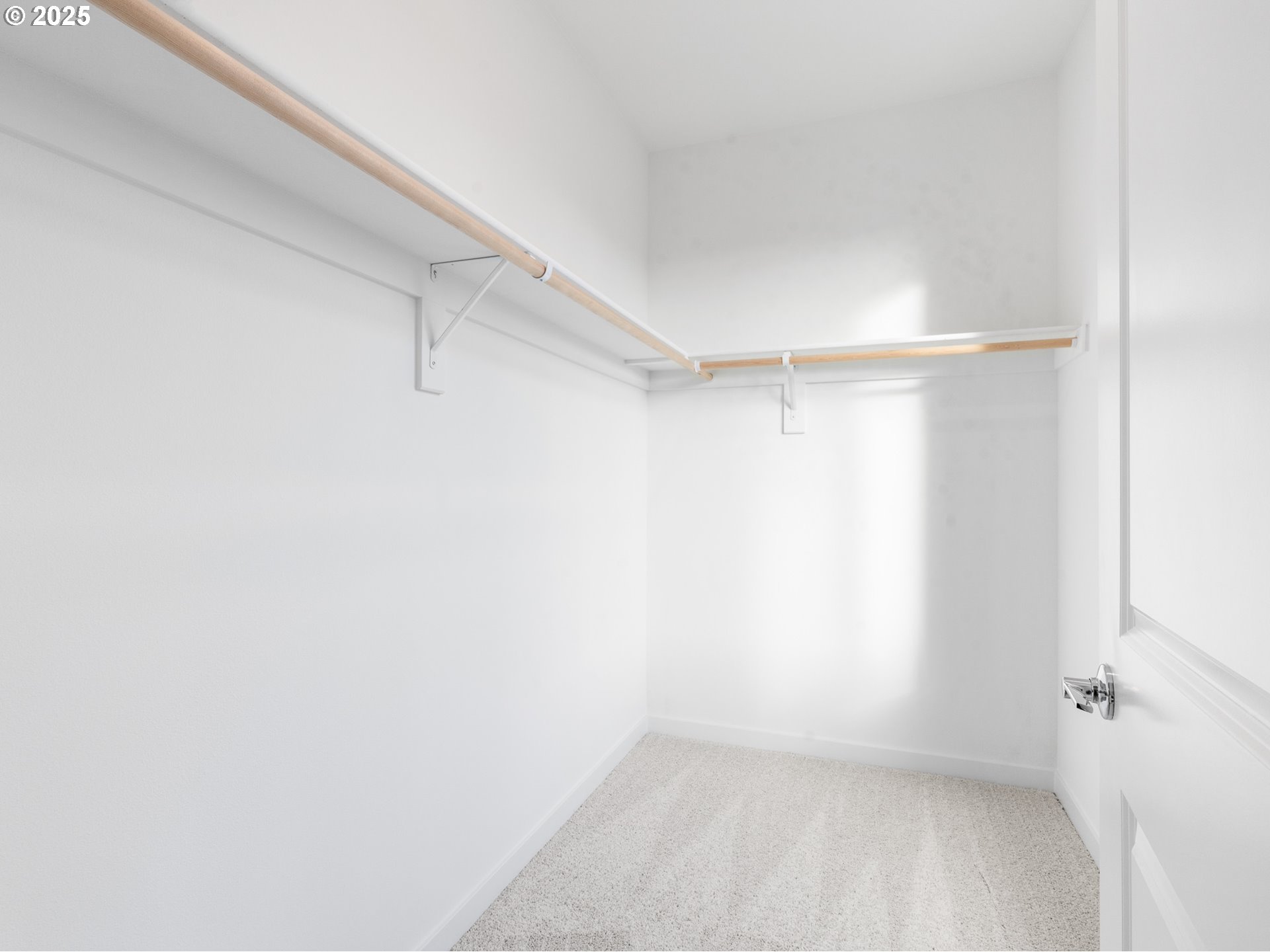 6439 Southeast 88th Avenue Portland, OR 97266 - Photo 11 of 35