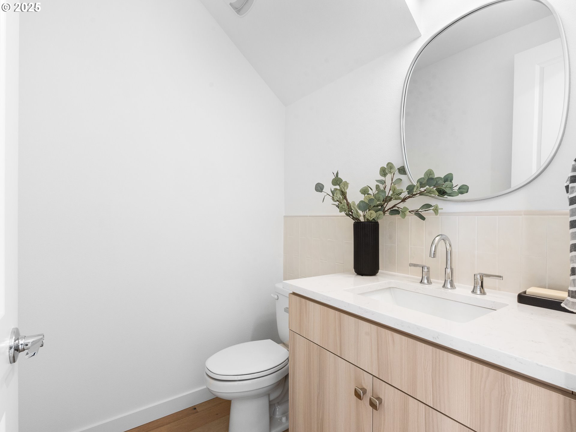 6439 Southeast 88th Avenue Portland, OR 97266 - Photo 7 of 35