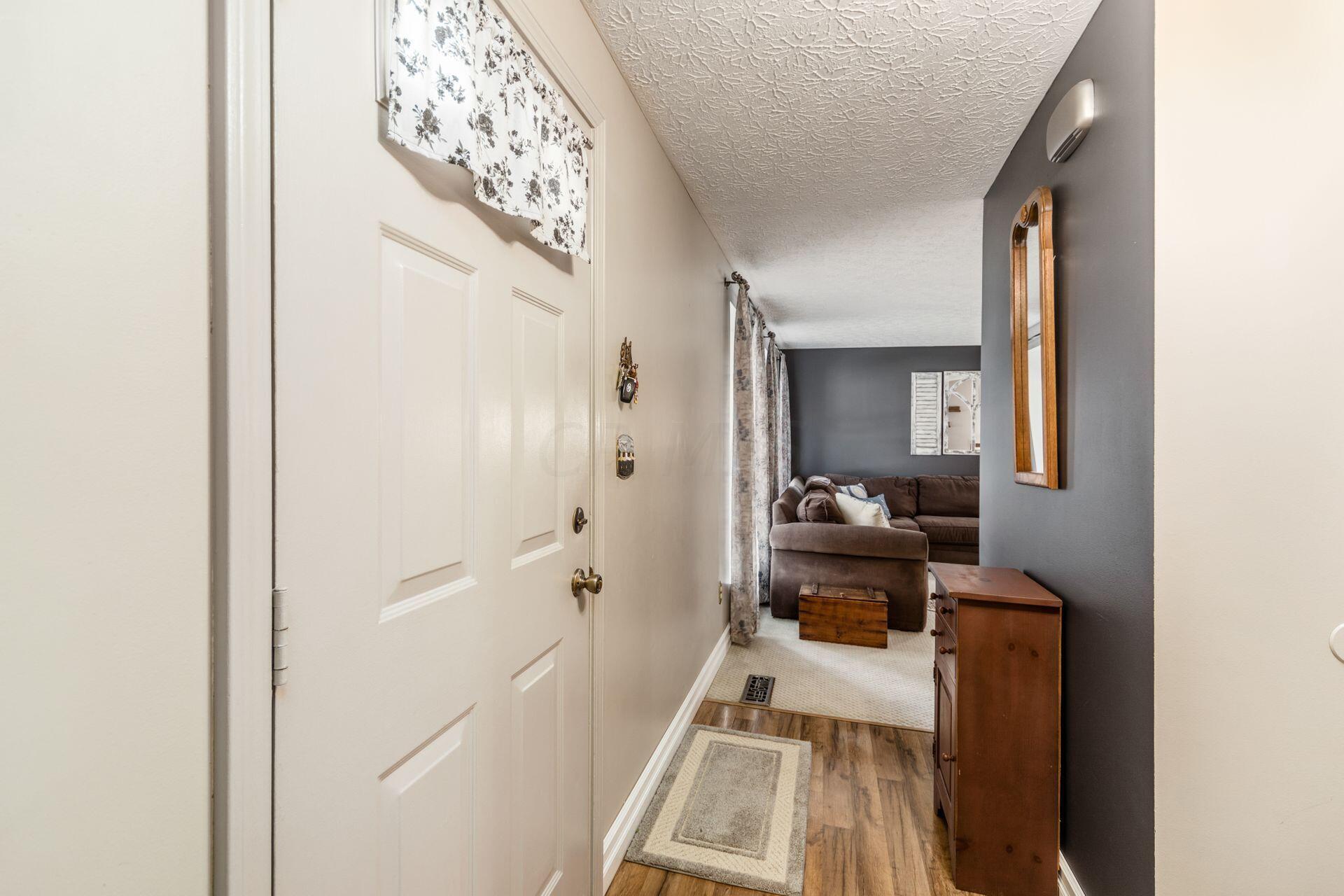 3889 Ramblehurst Road Columbus, OH 43221 - Photo 6 of 46 004_800a_Y Ramblehurst Rd-082