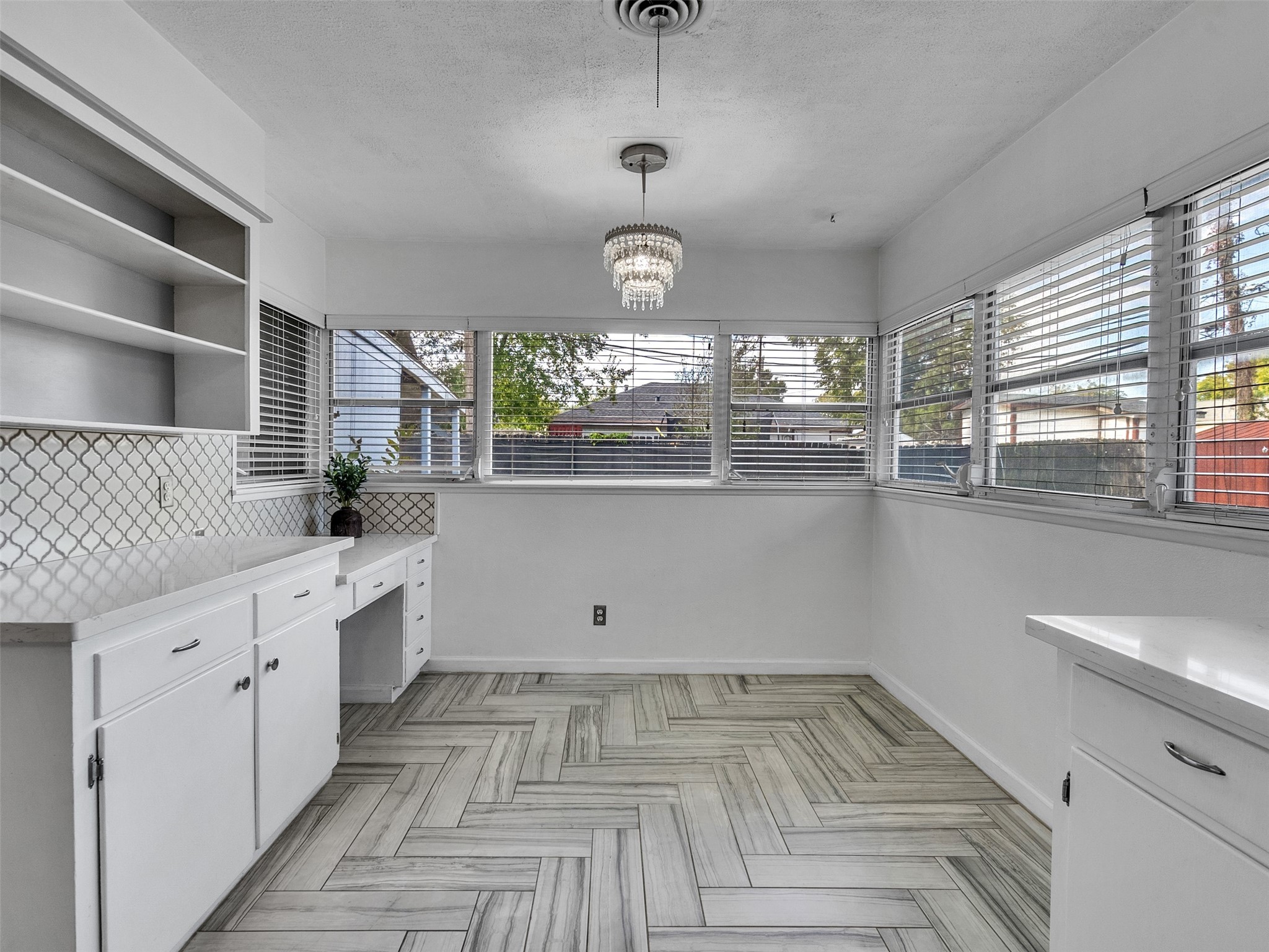 2011 Durrain Ferry Road Baytown, TX 77520 - Photo 11 of 32 Breakfast Room