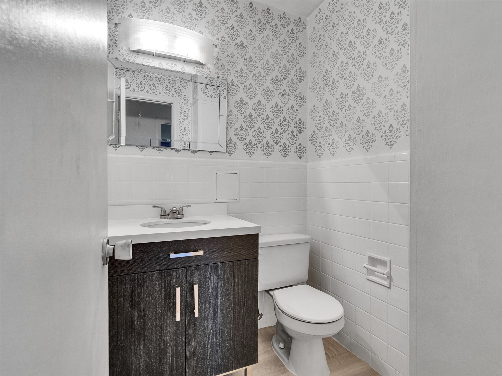 2011 Durrain Ferry Road Baytown, TX 77520 - Photo 19 of 32 Half Bath