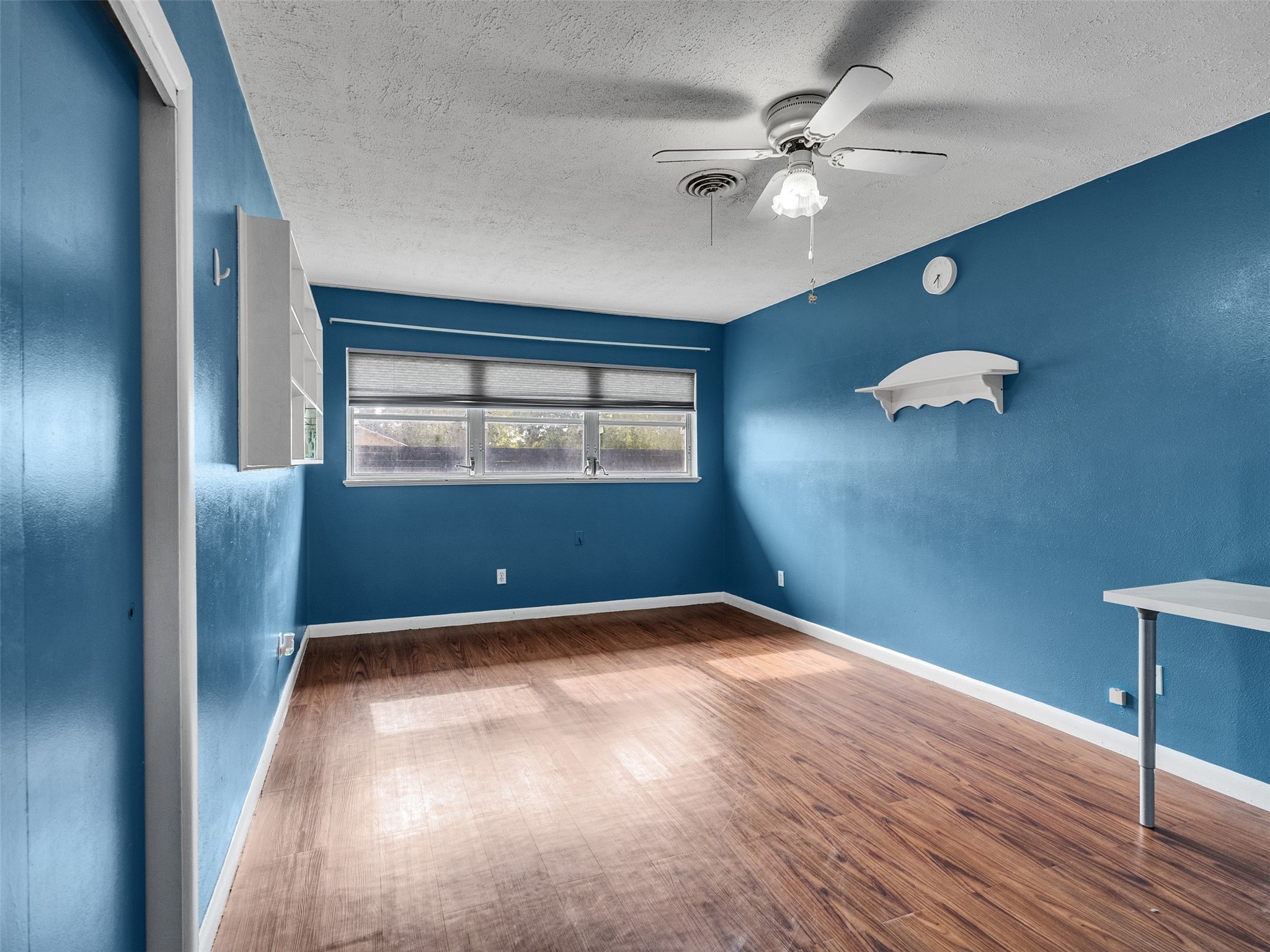 2011 Durrain Ferry Road Baytown, TX 77520 - Photo 20 of 32 Third Bedroom