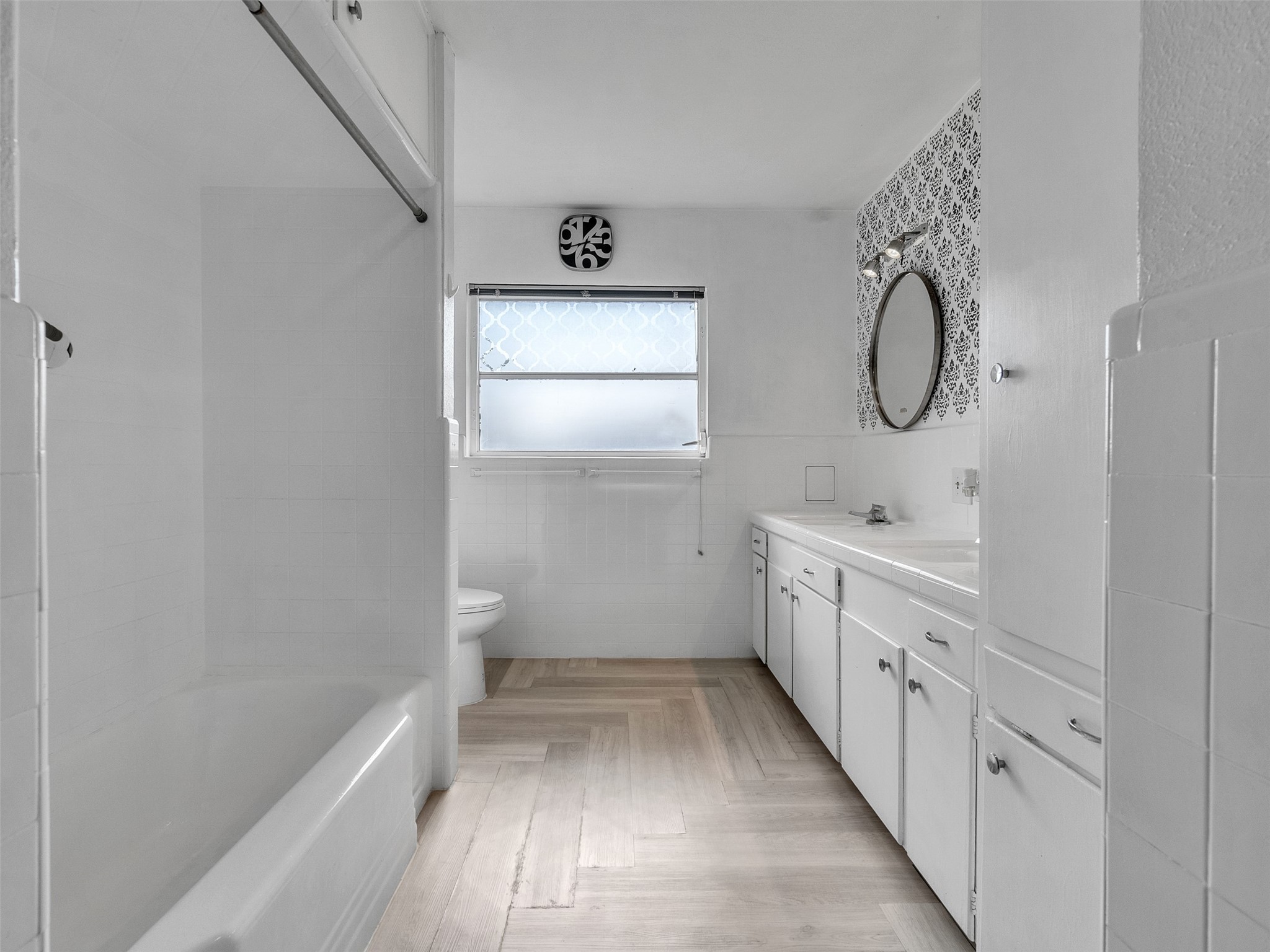2011 Durrain Ferry Road Baytown, TX 77520 - Photo 21 of 32 Secondary Bathroom with Double Vanity Sinks
