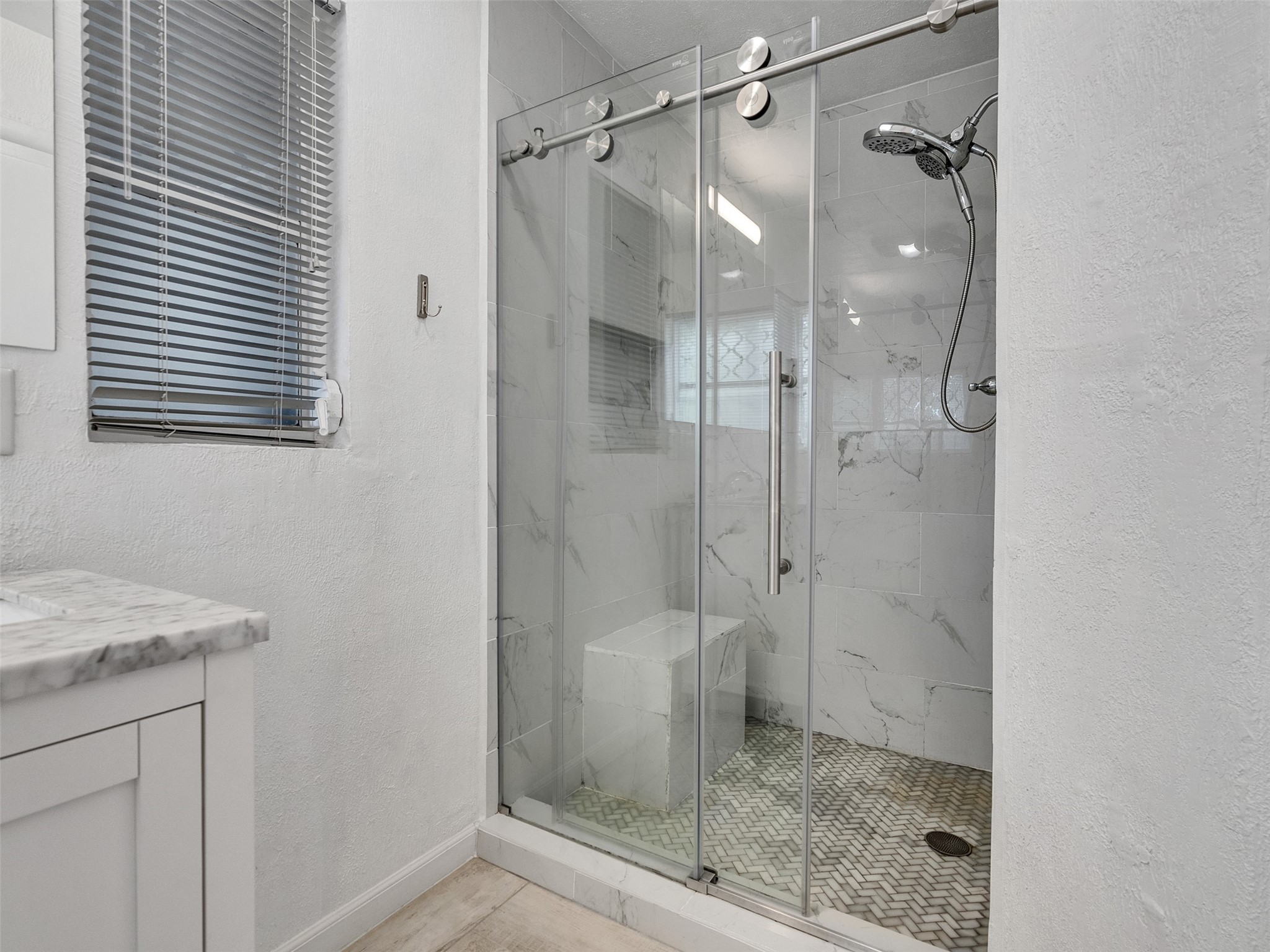 2011 Durrain Ferry Road Baytown, TX 77520 - Photo 25 of 32 Walk-In Shower