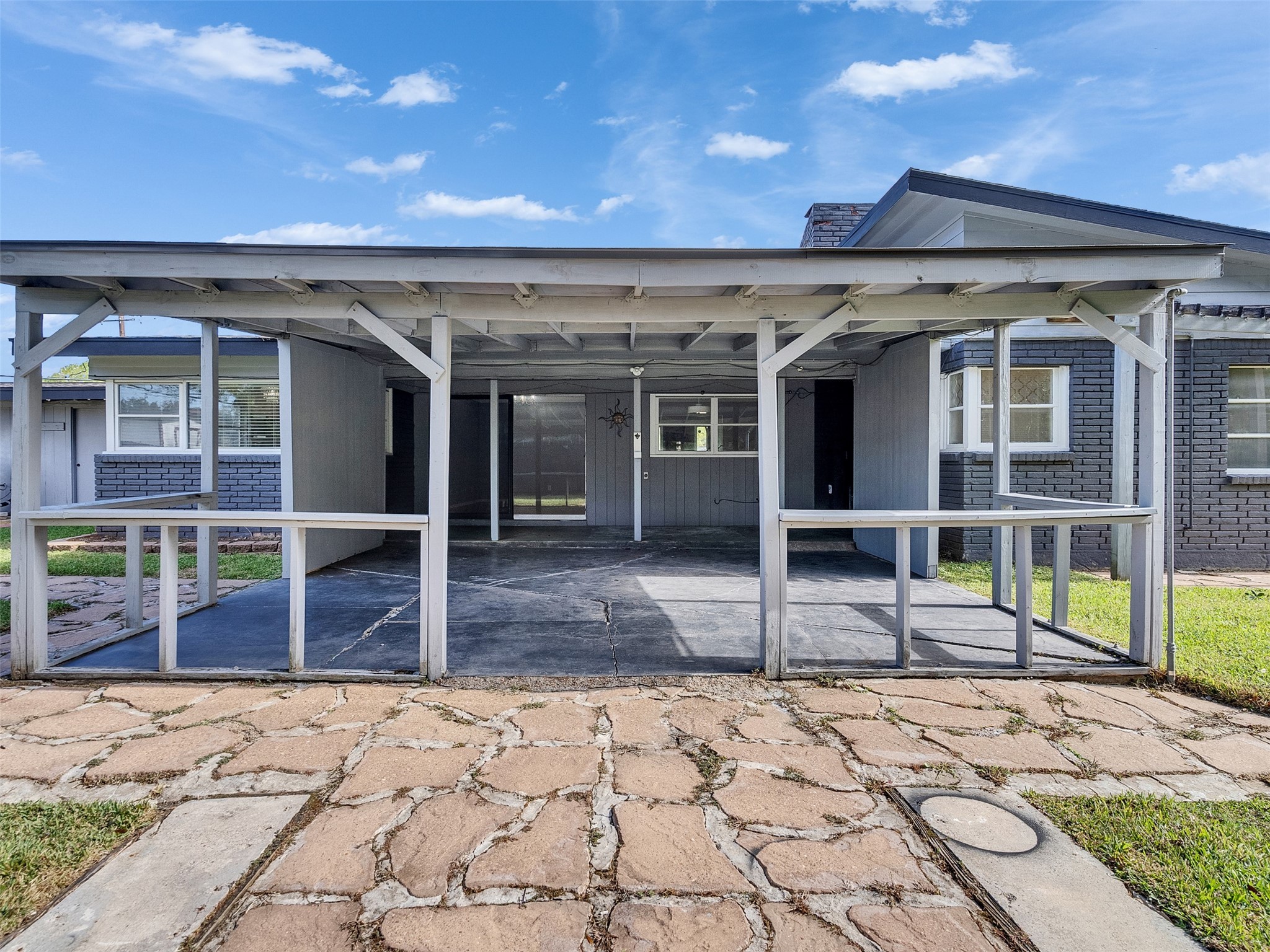 2011 Durrain Ferry Road Baytown, TX 77520 - Photo 27 of 32 Oversized Covered Patio