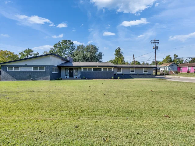 $240,000 | 2011 Durrain Ferry Road, Baytown, TX 77520