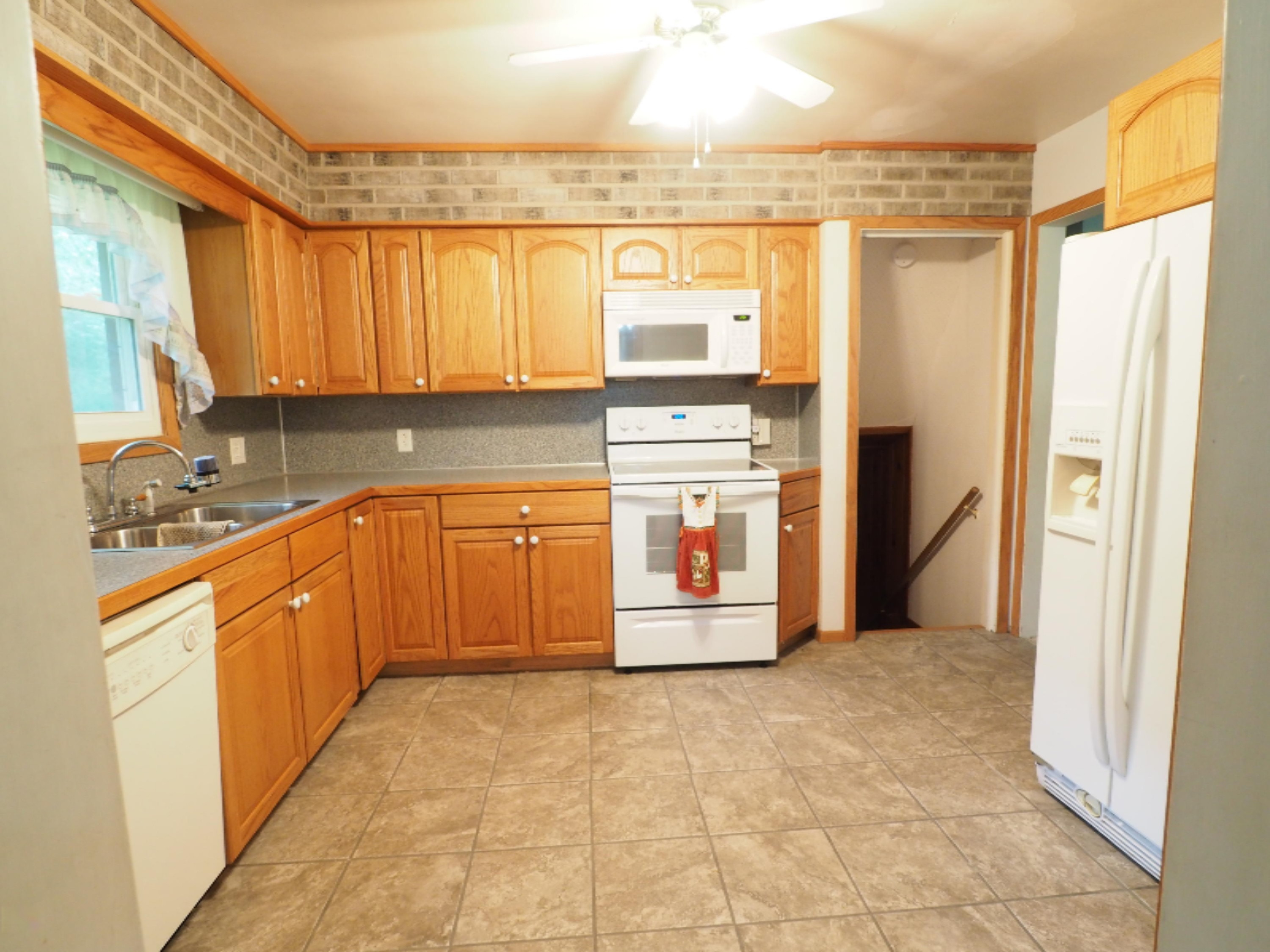 1389 Becker Road Muskegon, MI 49445 - Photo 8 of 21 P9110002