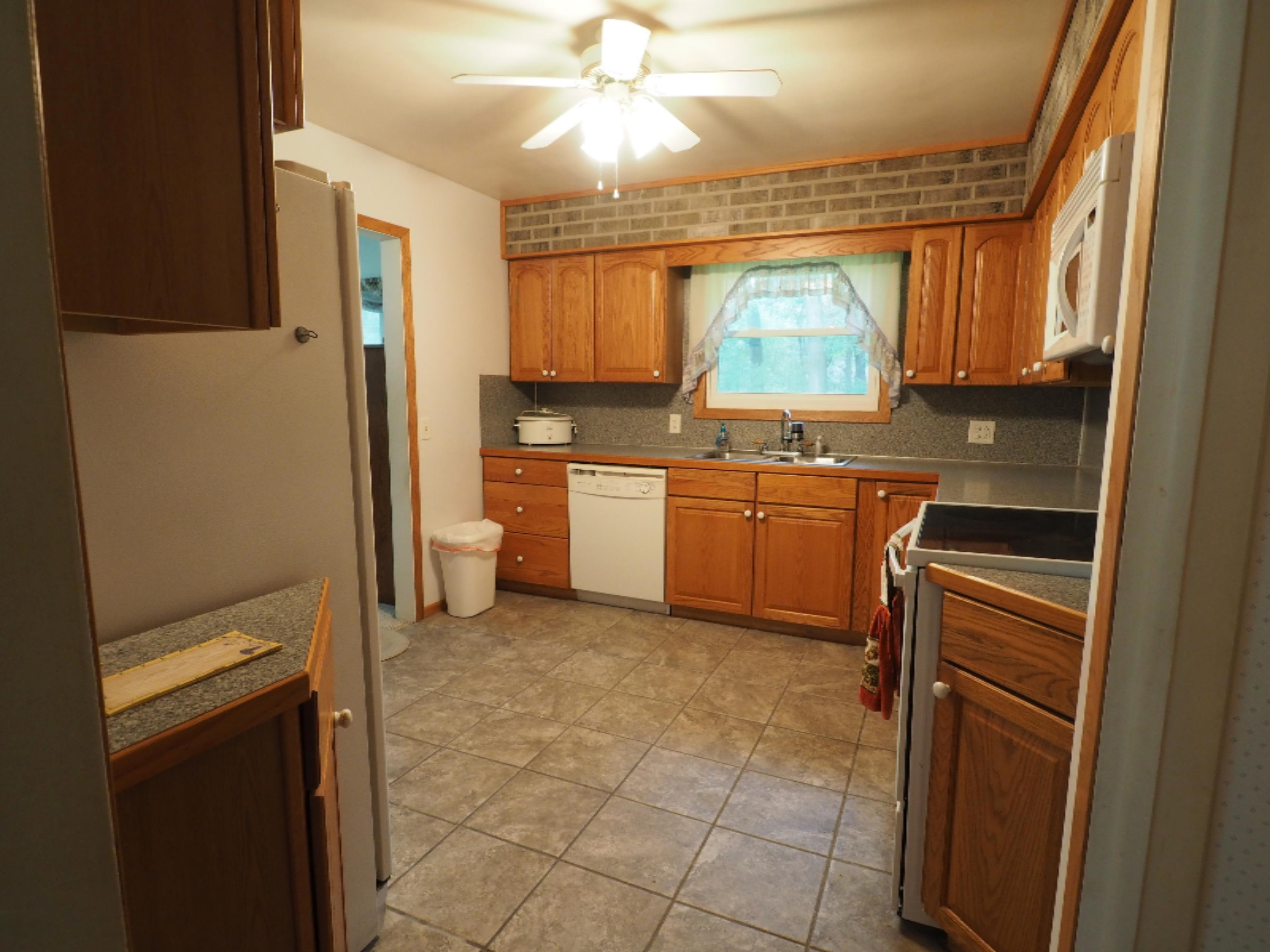 1389 Becker Road Muskegon, MI 49445 - Photo 9 of 21 P9110003