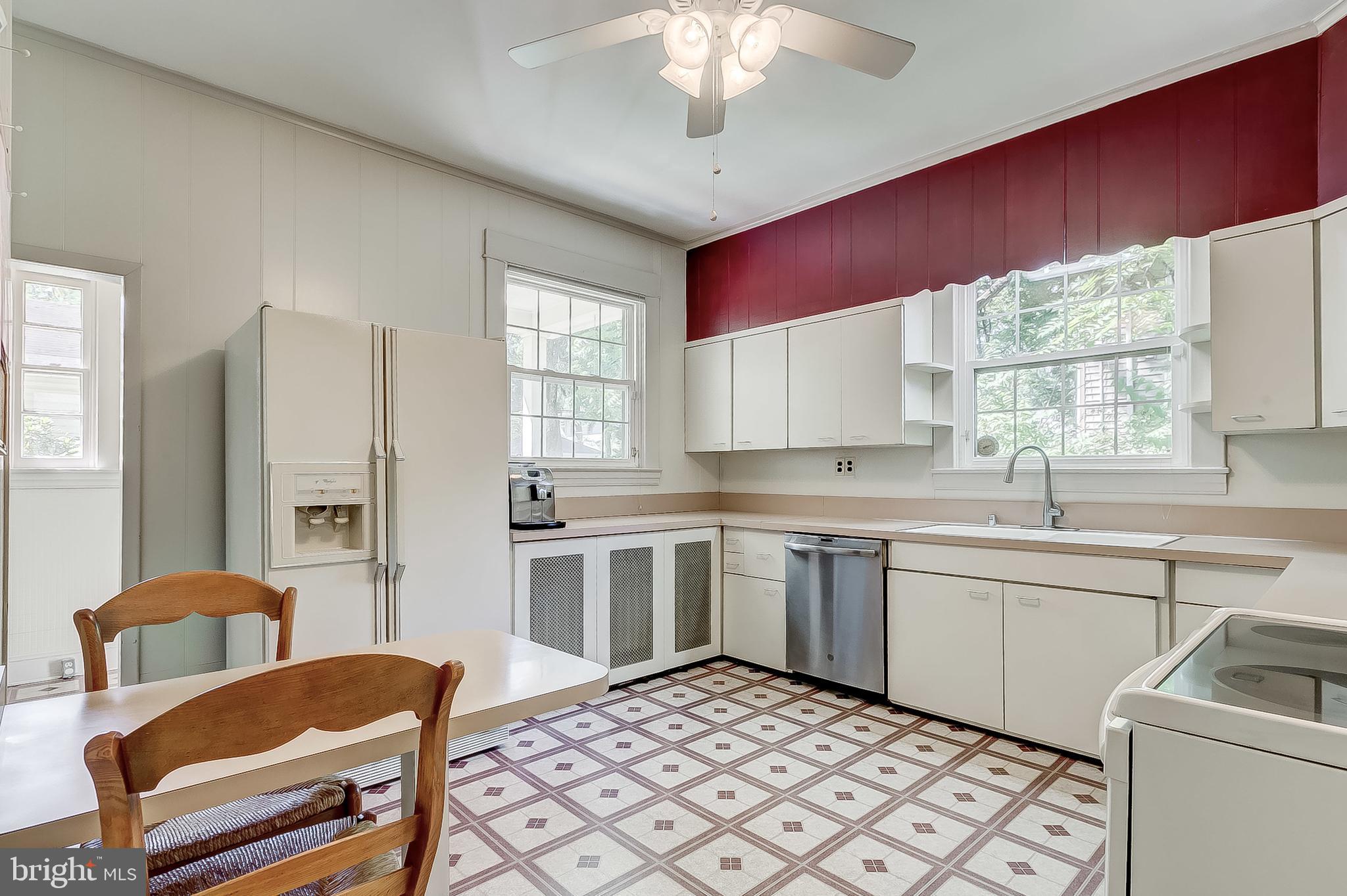2213 South Road Baltimore, MD 21209 - Photo 14 of 46