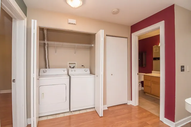 $195,000 | 713 Silverstone Drive, Unit 713, Carpentersville, IL 60110