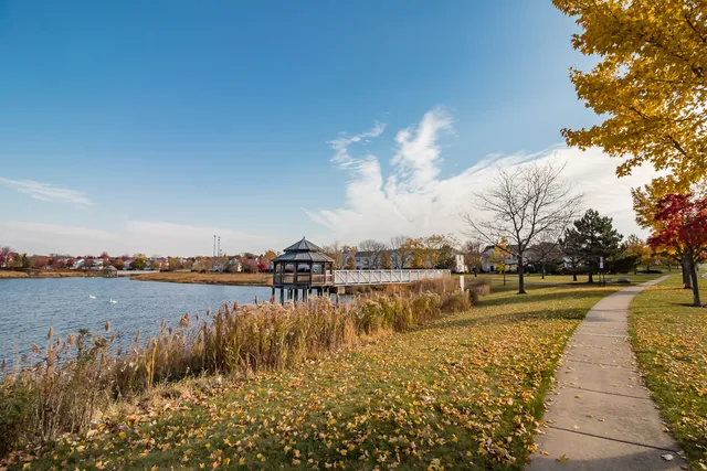 $195,000 | 713 Silverstone Drive, Unit 713, Carpentersville, IL 60110