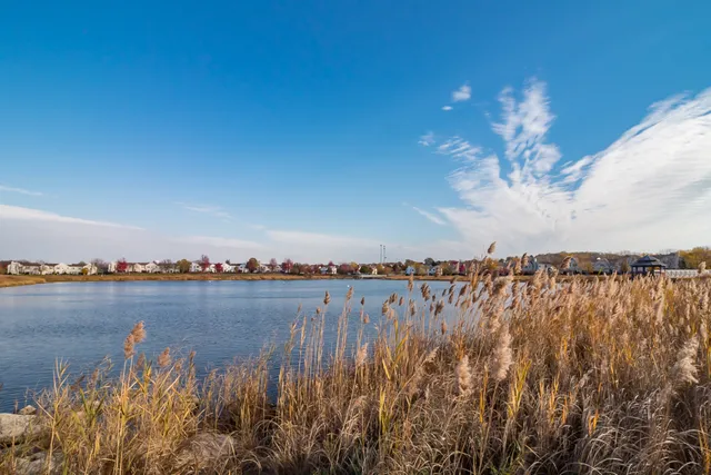 $195,000 | 713 Silverstone Drive, Unit 713, Carpentersville, IL 60110